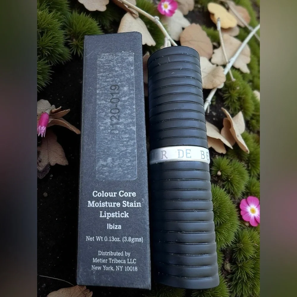LE MÉTIER DE BEAUTE IBIZA Colour Core Moisture Stain Lipstick. NEW IN BOX.